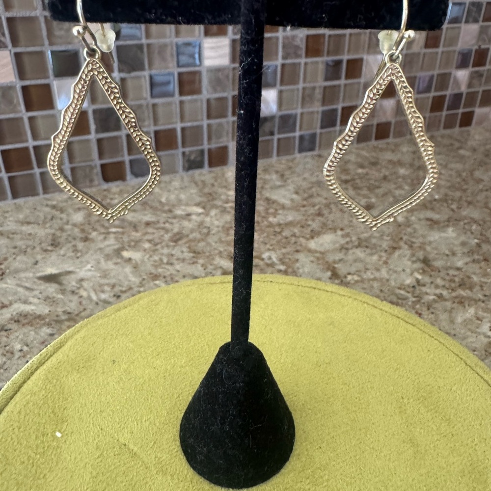 Kendra Scott Elegant Gold Dangle Earrings New without tags